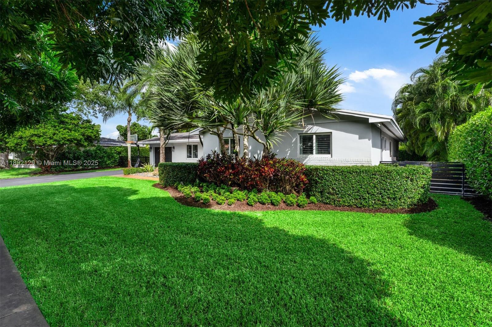 8995 SW 83rd St Miami, FL 33173