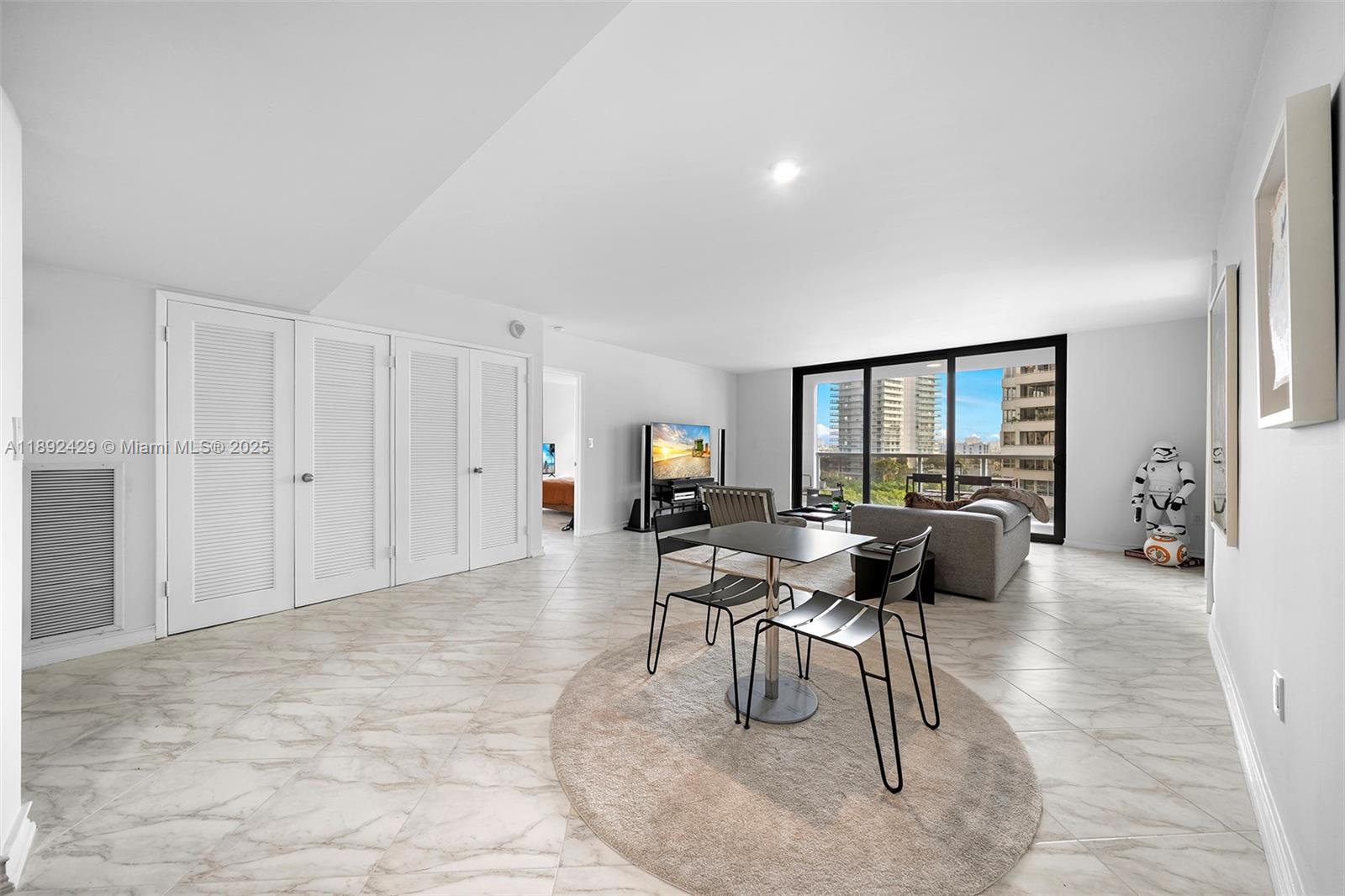 9 Island Ave #710 Miami Beach, FL 33139