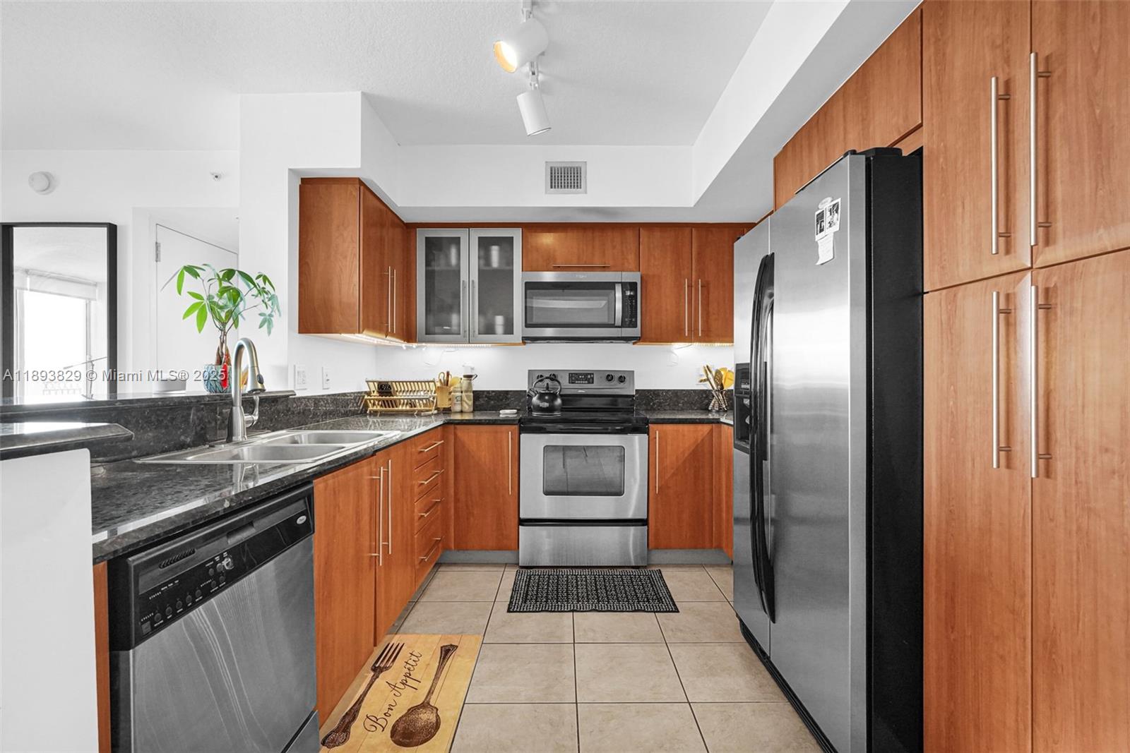 image Gables Marquis Condo25