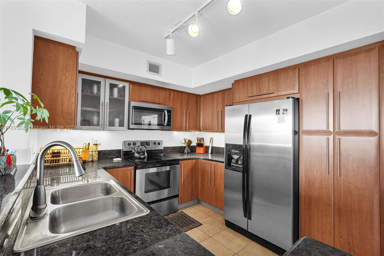 image Gables Marquis Condo31