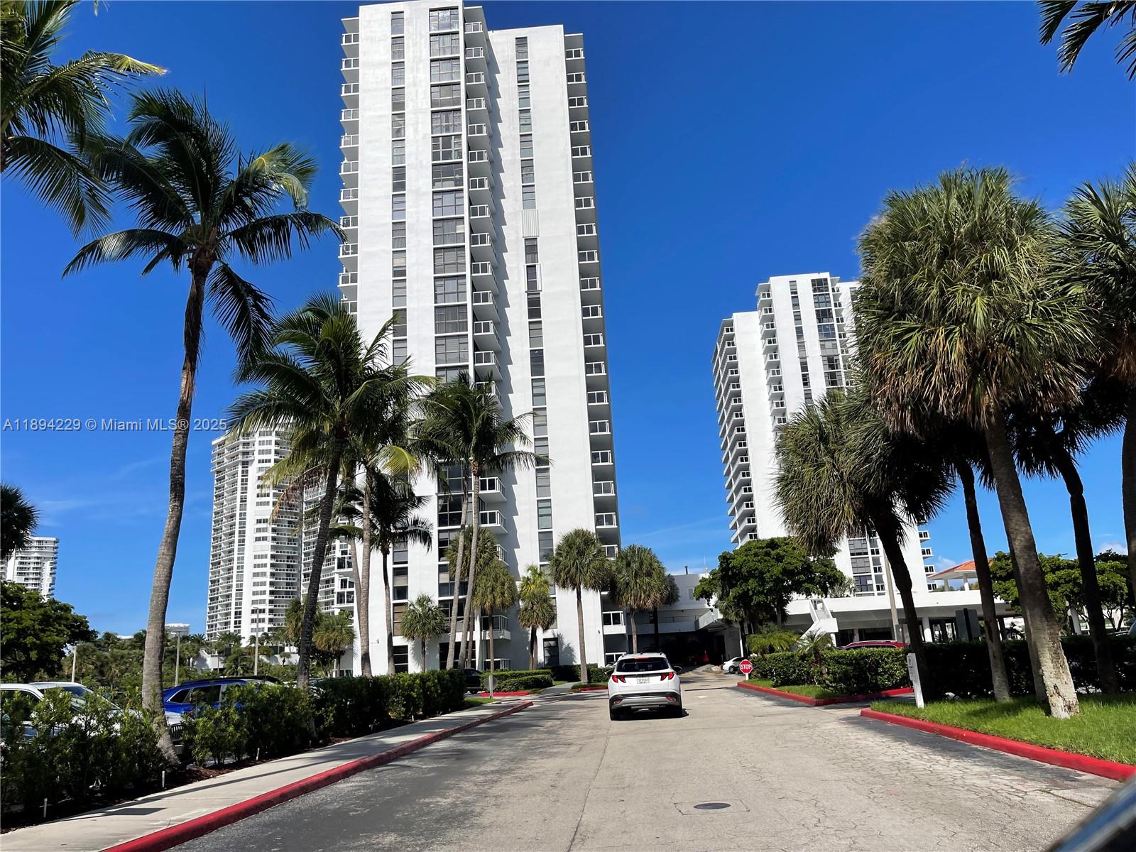 20505 E Country Clb Dr #734