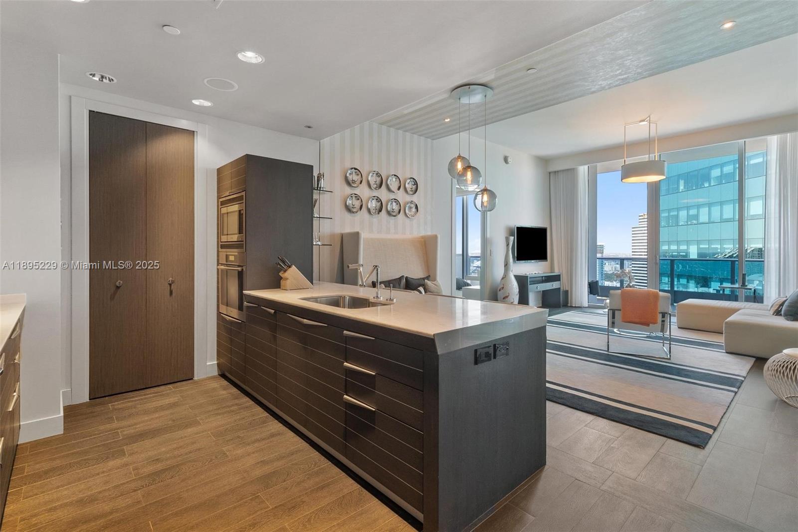 200 Biscayne Blvd Way #5211