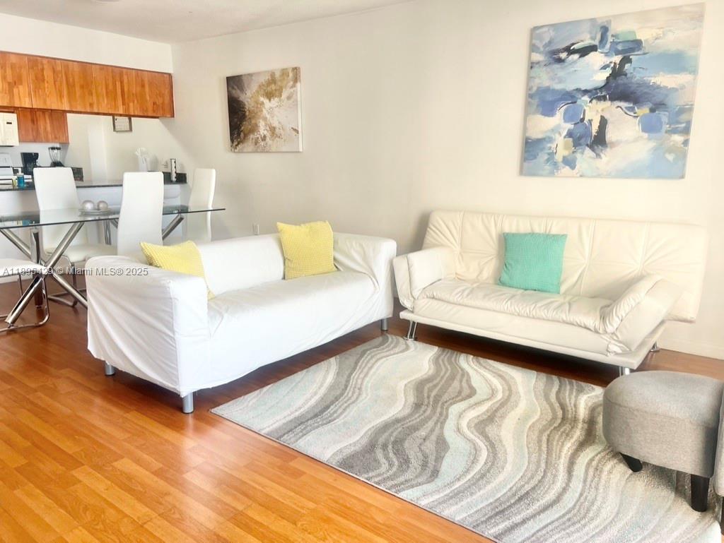 1200 Brickell Bay Dr #3222