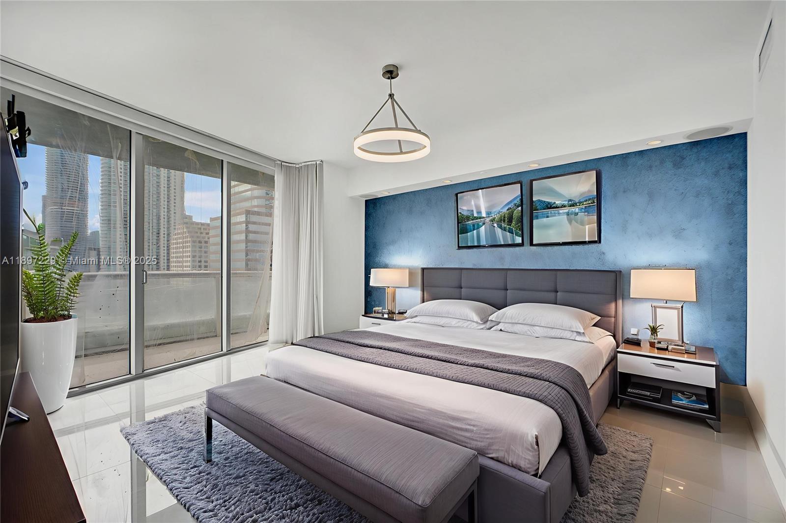 image Icon Brickell10