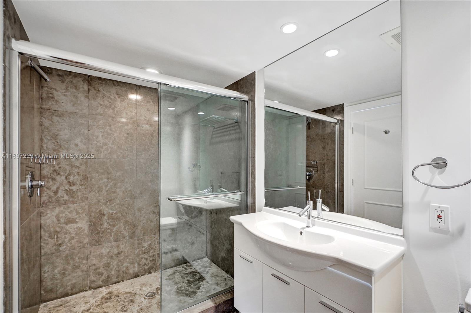 image Icon Brickell26