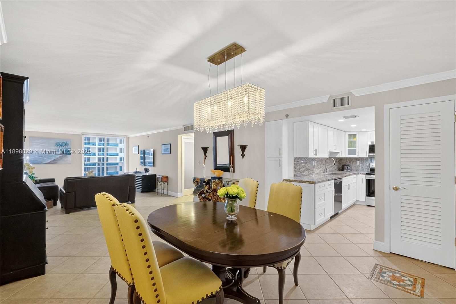 2401 Collins Ave #1005