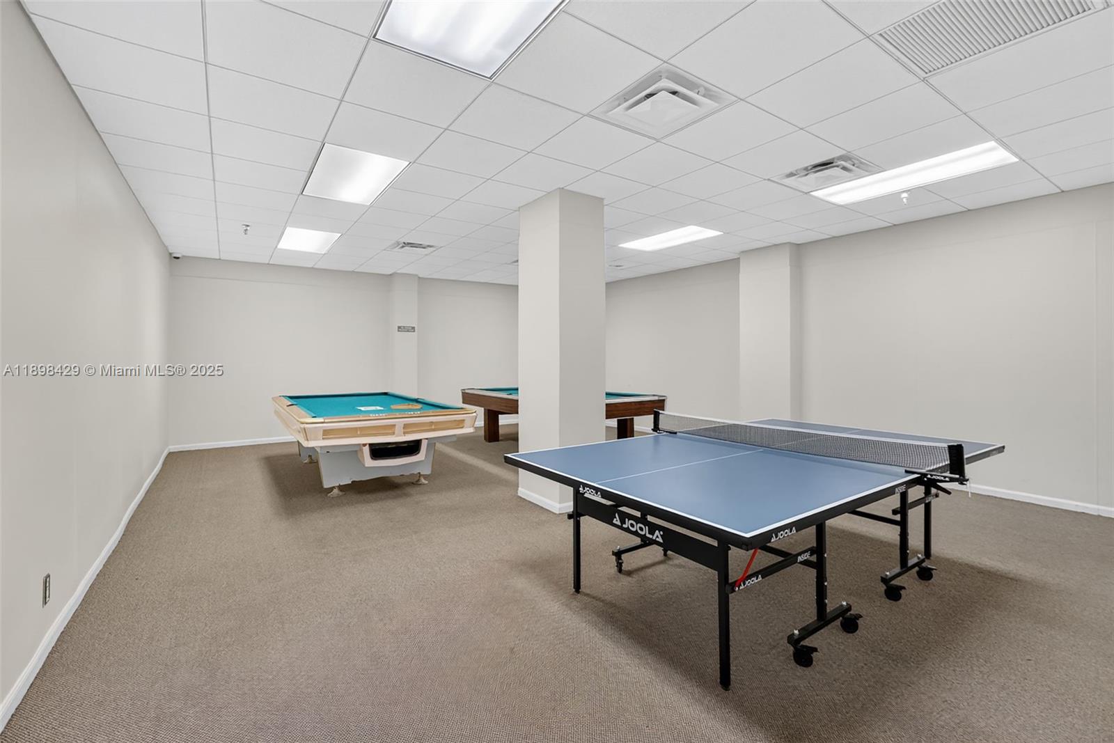 image Winston Towers 700 Condo25