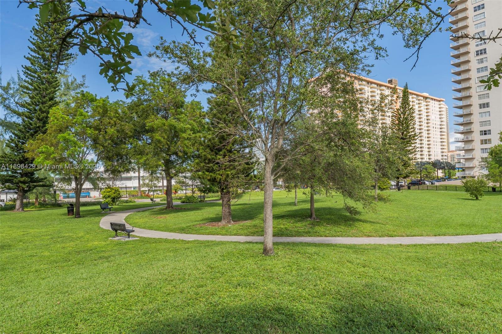 image Winston Towers 700 Condo29