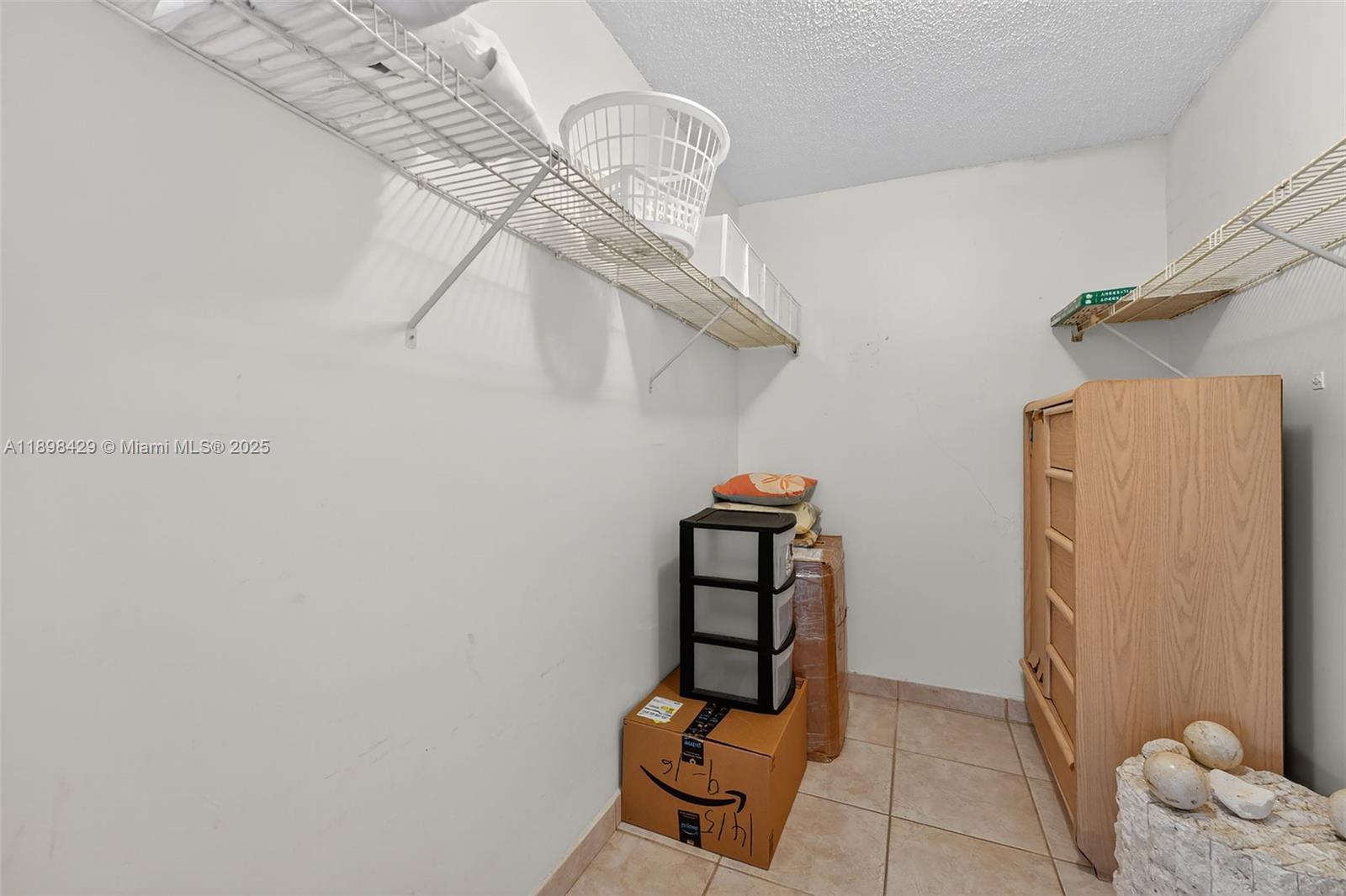 image Winston Towers 700 Condo8