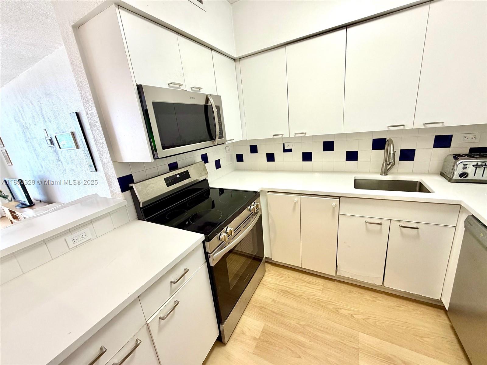 1500 Bay Rd #1274S Miami Beach, FL 33139 1500 Bay Rd #1274S Miami Beach, FL 33139