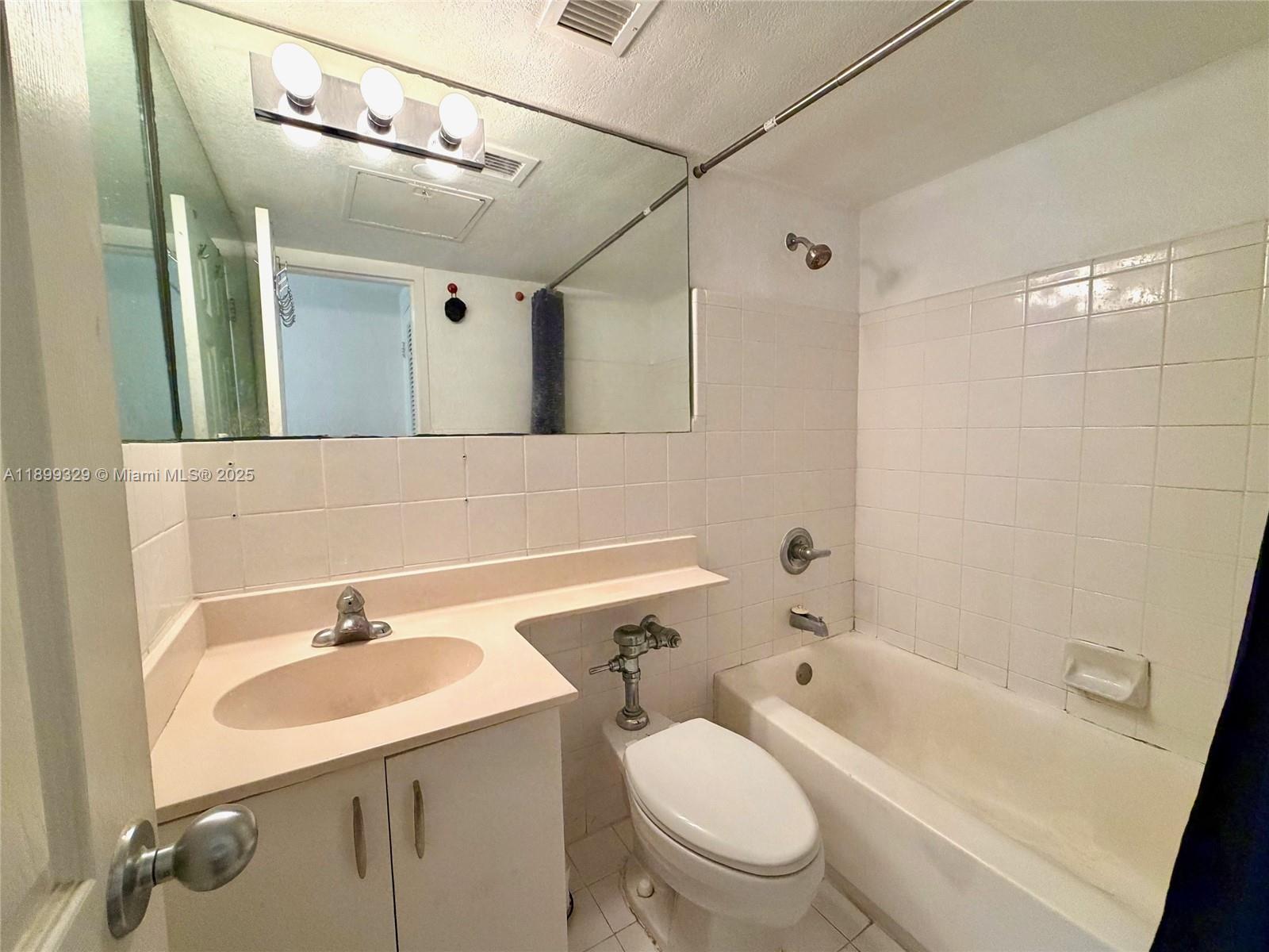 1500 Bay Rd #1274S Miami Beach, FL 33139 1500 Bay Rd #1274S Miami Beach, FL 33139
