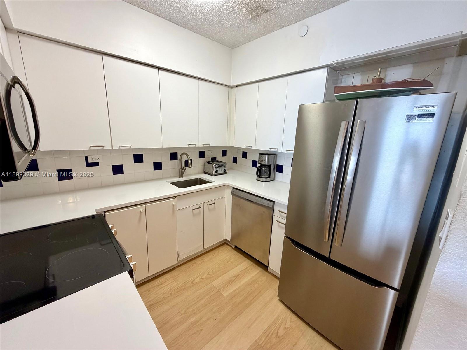 1500 Bay Rd #1274S Miami Beach, FL 33139 1500 Bay Rd #1274S Miami Beach, FL 33139