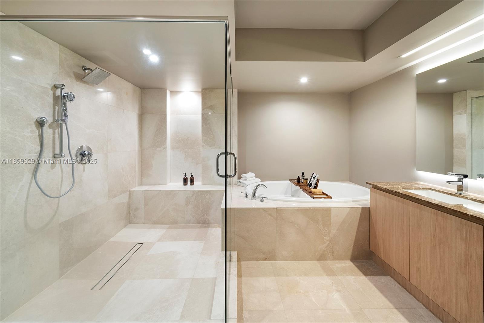 image The Beach Club Two Condo4