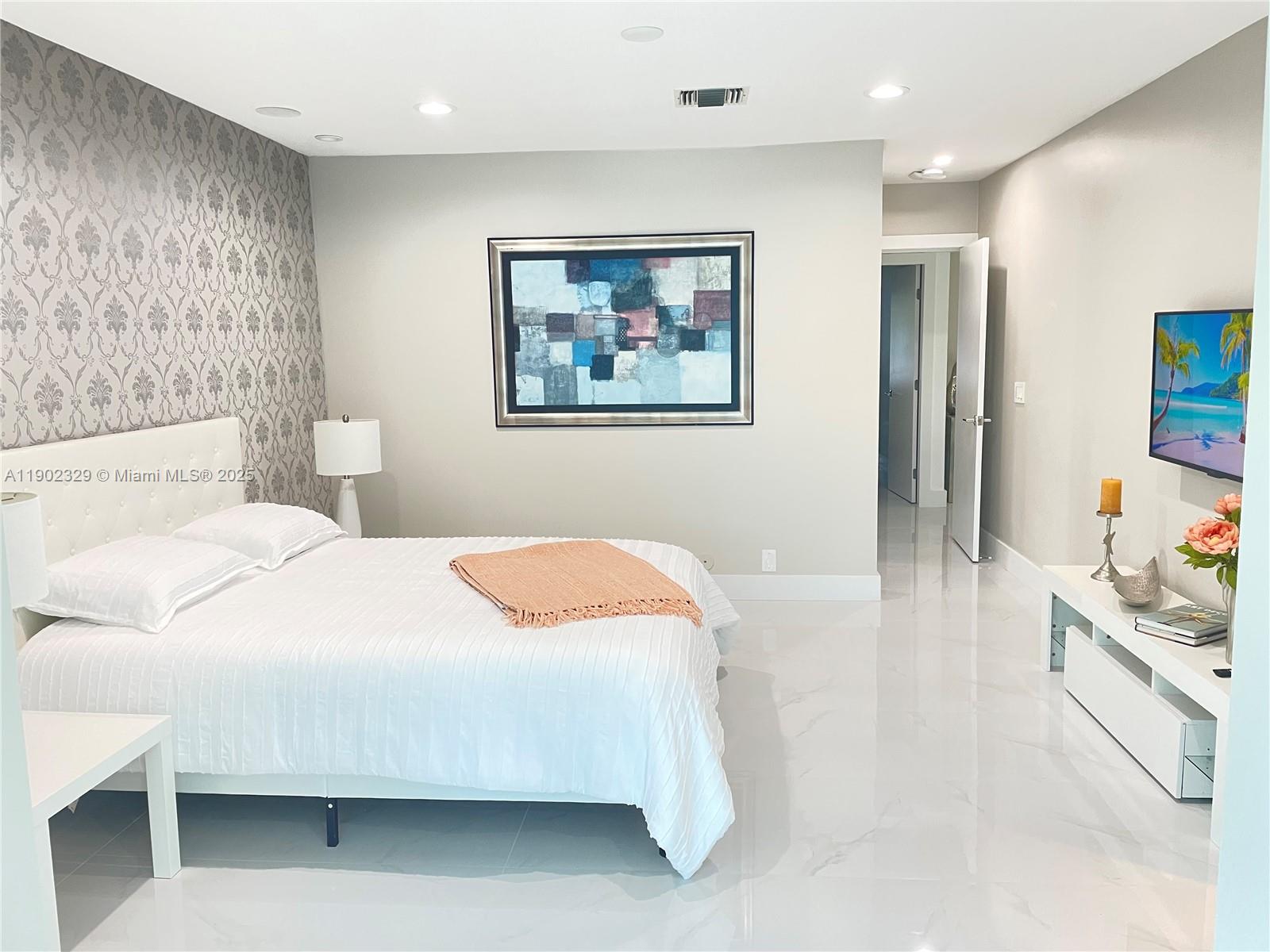 404 Coconut Isle Dr Fort Lauderdale, FL 33301