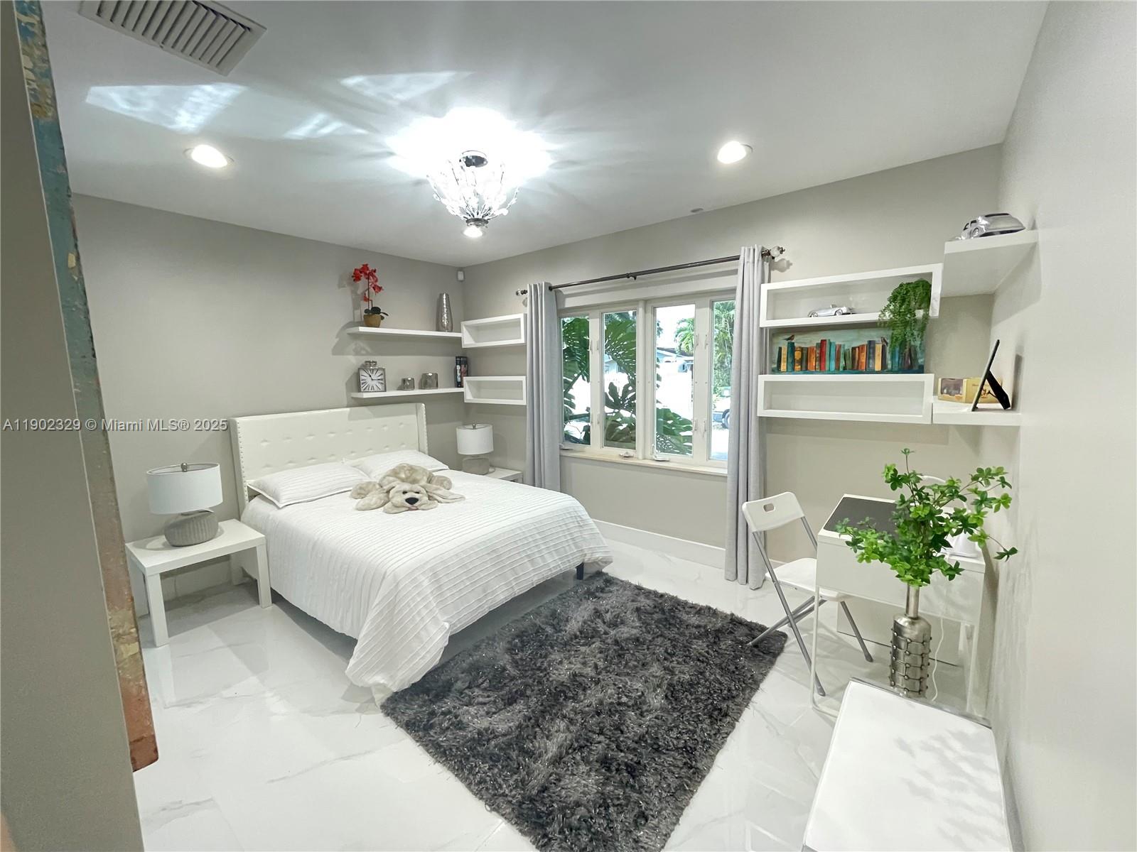 404 Coconut Isle Dr Fort Lauderdale, FL 33301