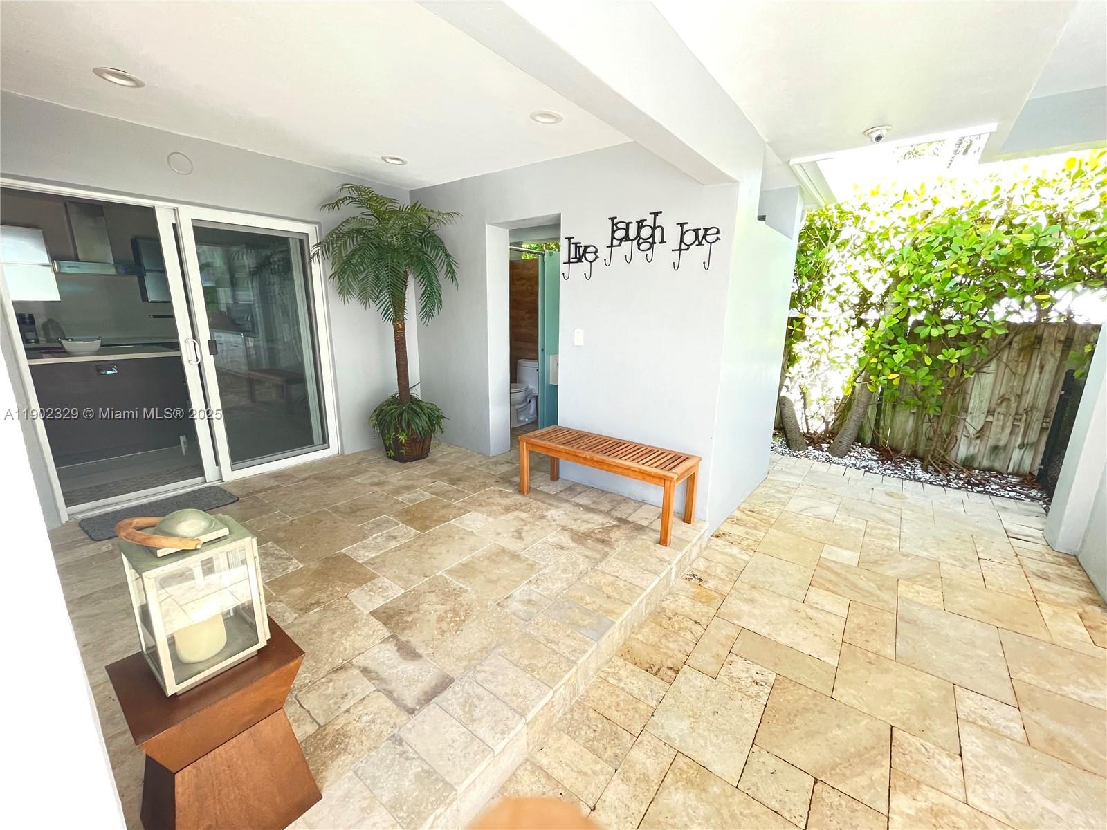 404 Coconut Isle Dr Fort Lauderdale, FL 33301