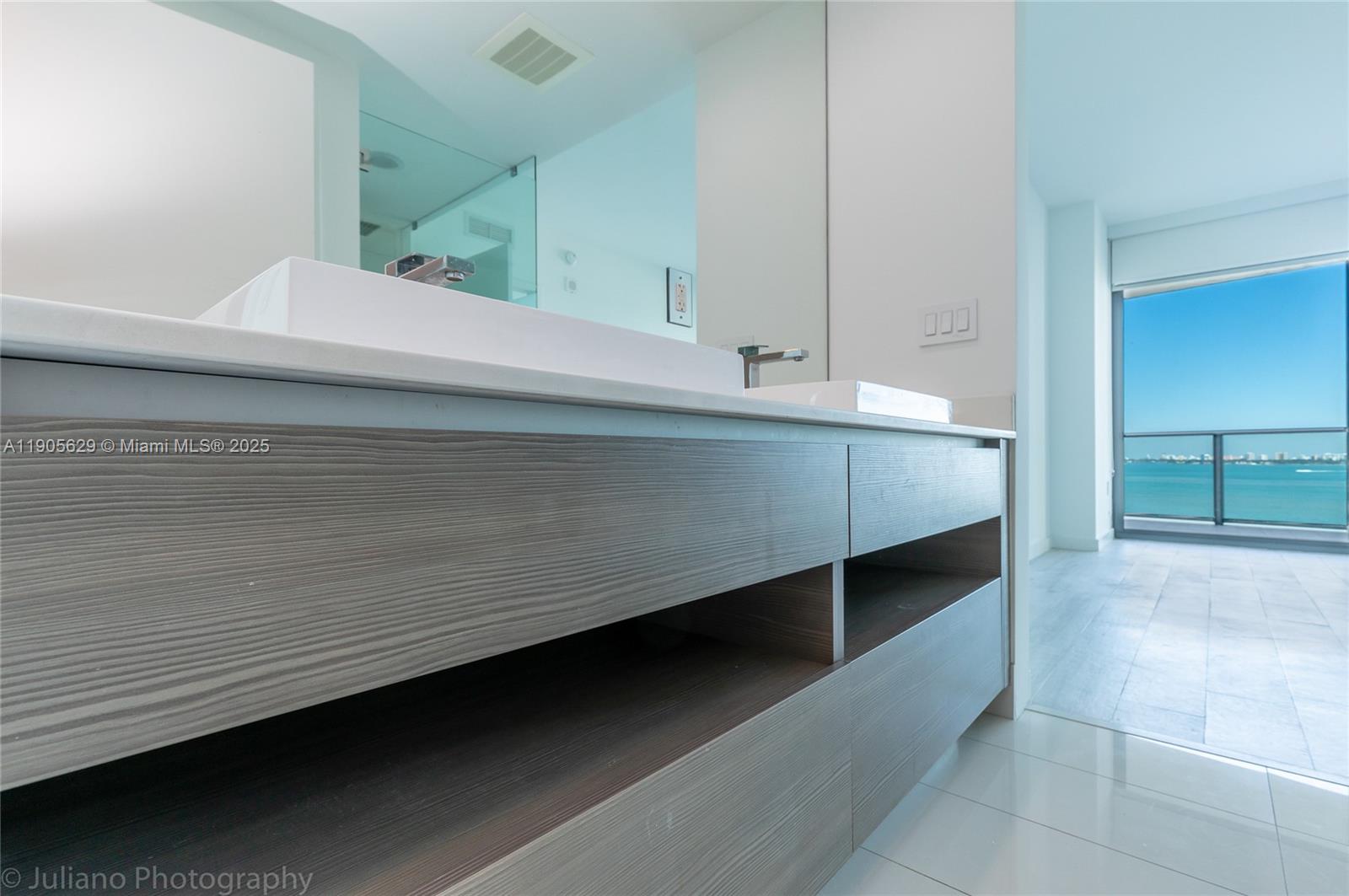 image Icon Bay Condo10