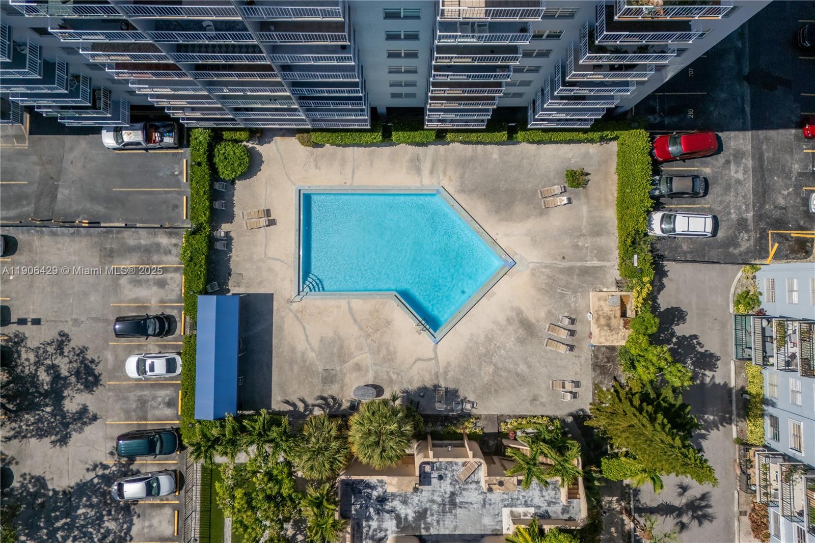 1470 NE 125th Ter #PH9 North Miami, FL 33161