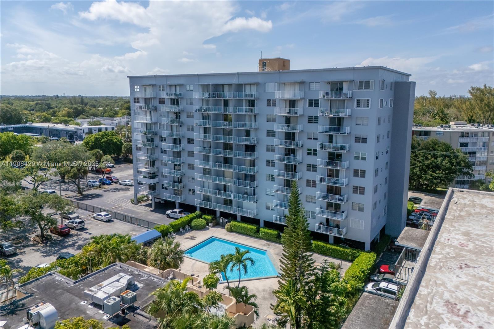 1470 NE 125th Ter #PH9 North Miami, FL 33161