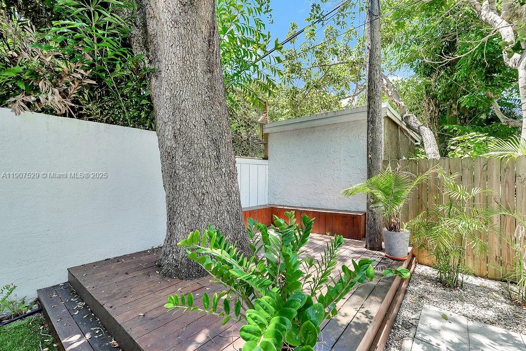 150 NE 50th Ter Miami, FL 33137