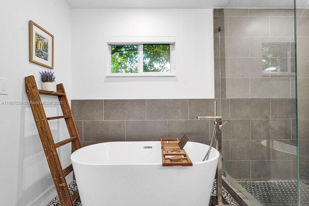 150 NE 50th Ter Miami, FL 33137