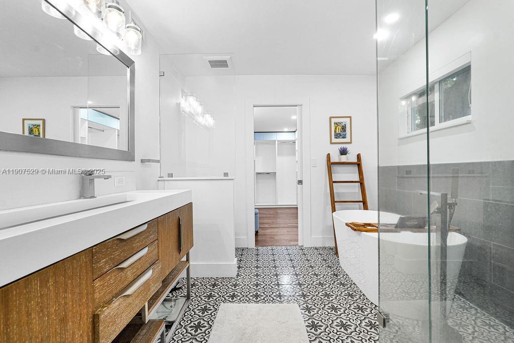 150 NE 50th Ter Miami, FL 33137