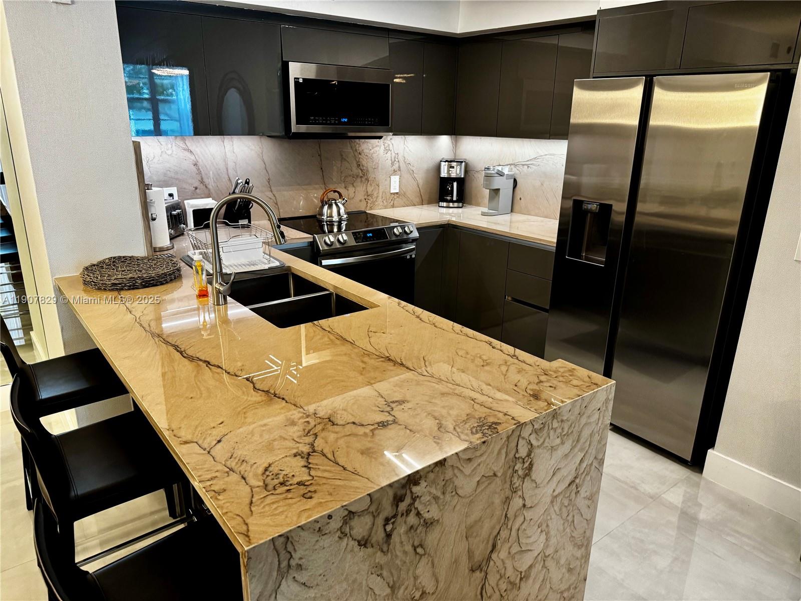 19555 E Country Clb Dr #8304