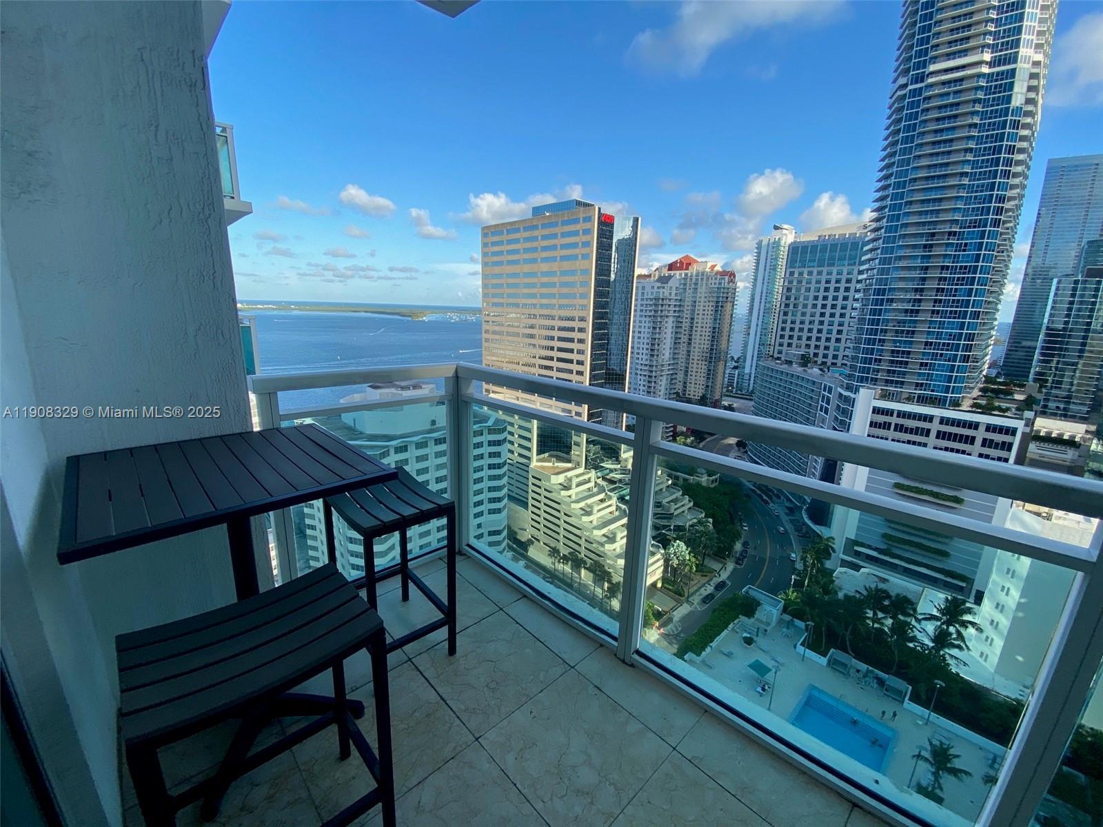 950 Brickell Bay Dr #2707