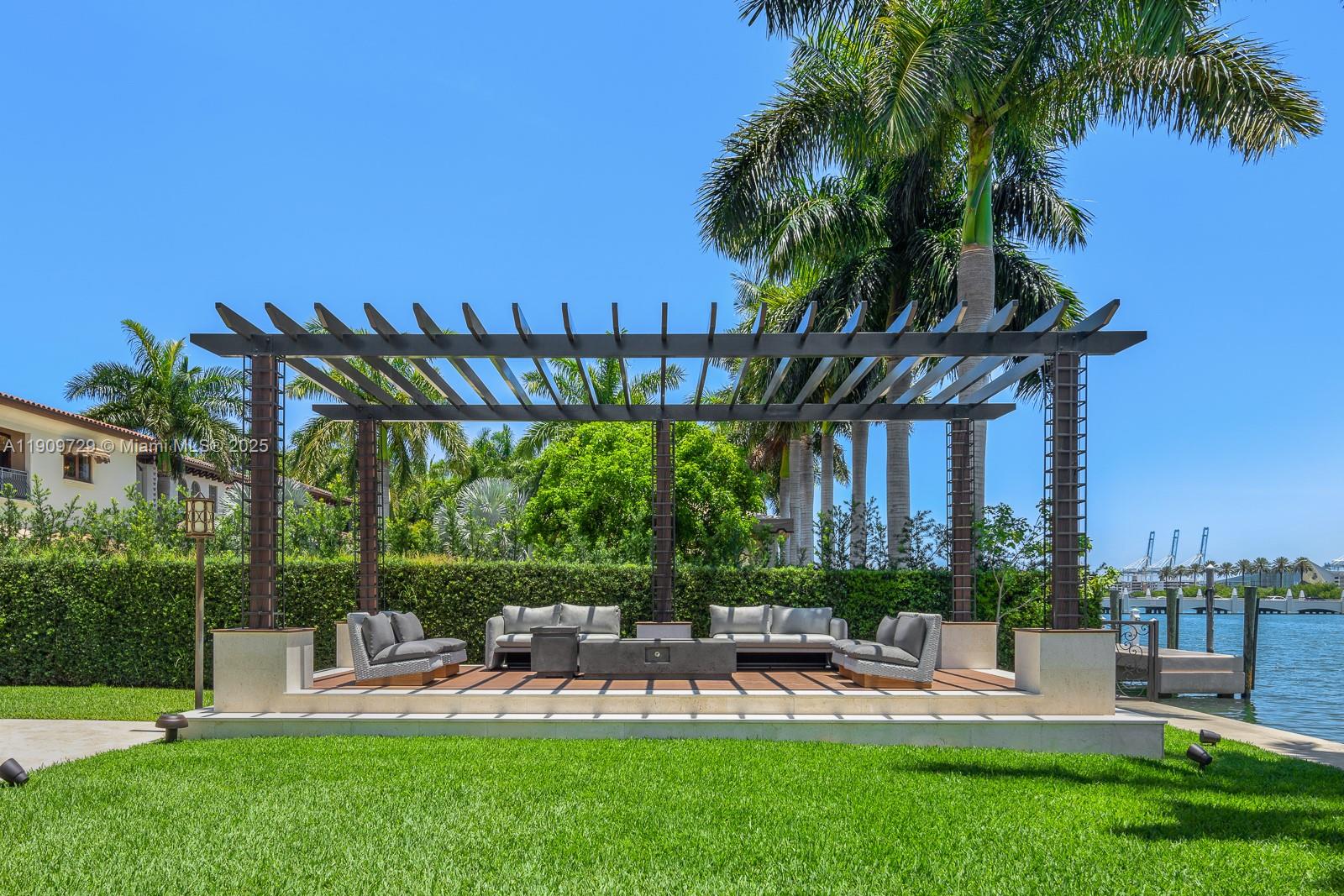 210 Palm Ave Miami Beach, FL 33139