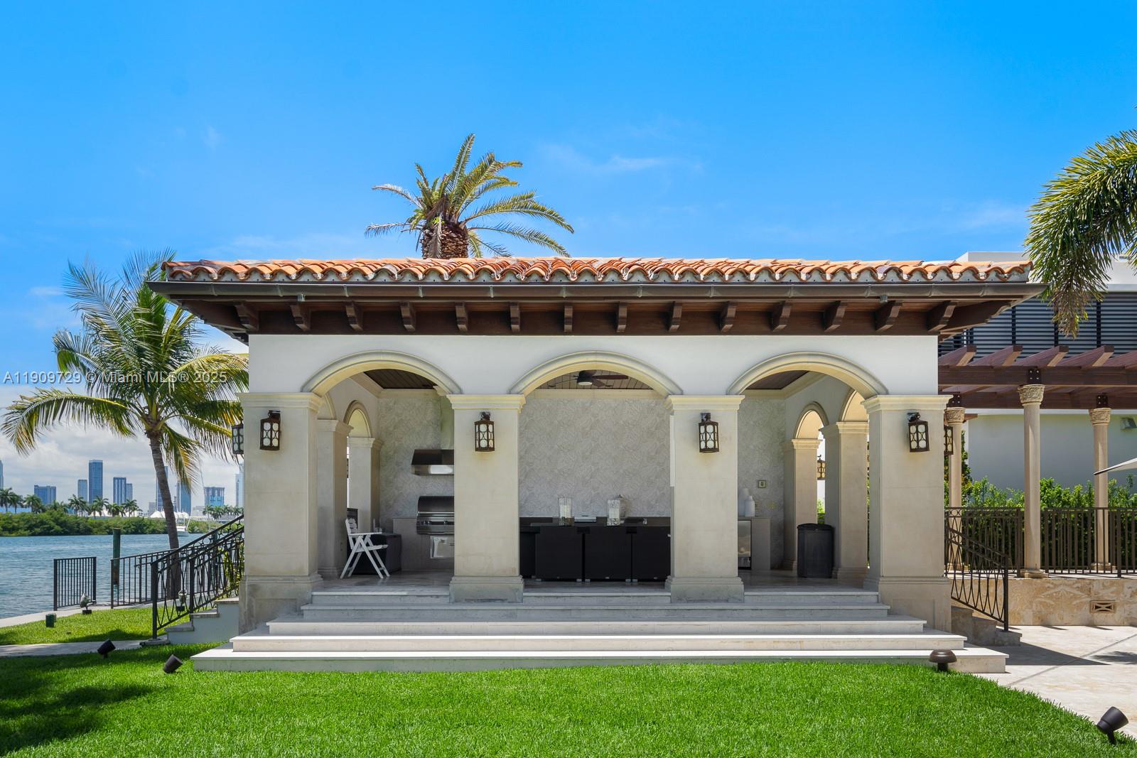 210 Palm Ave Miami Beach, FL 33139