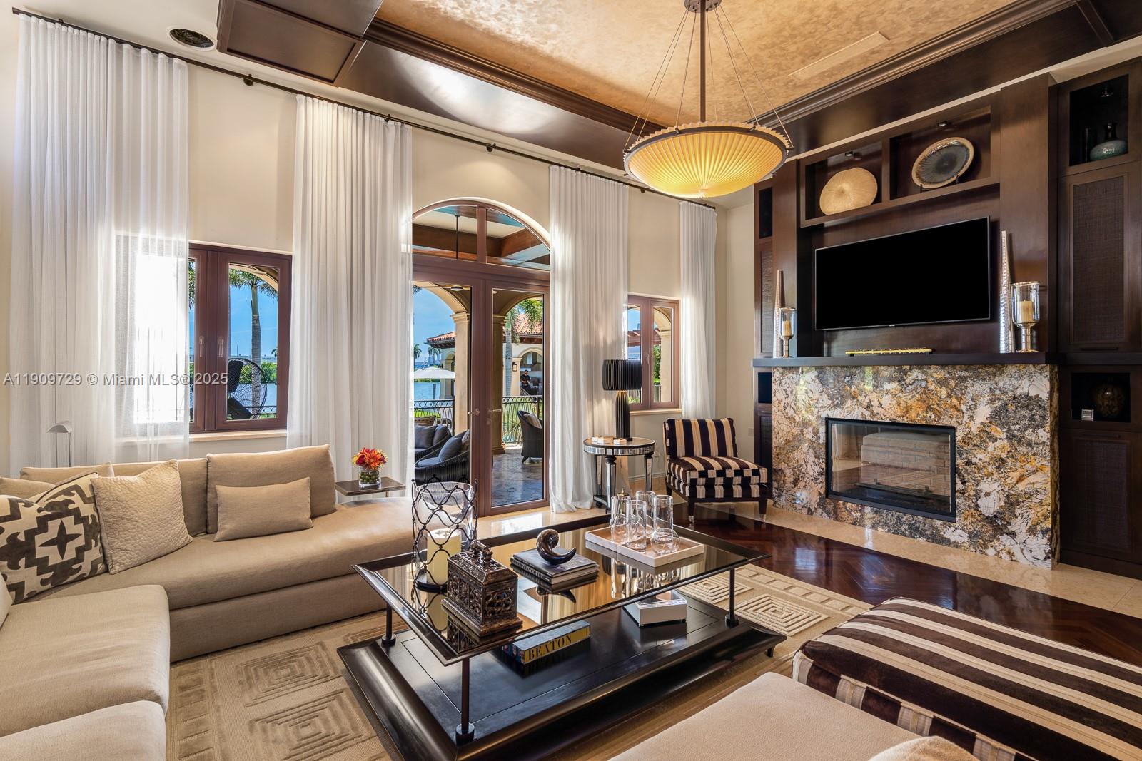 210 Palm Ave Miami Beach, FL 33139