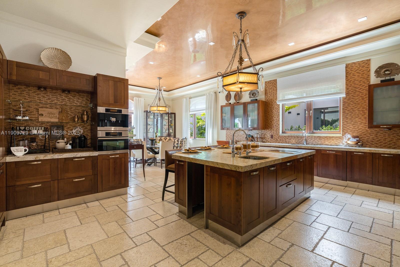 210 Palm Ave Miami Beach, FL 33139