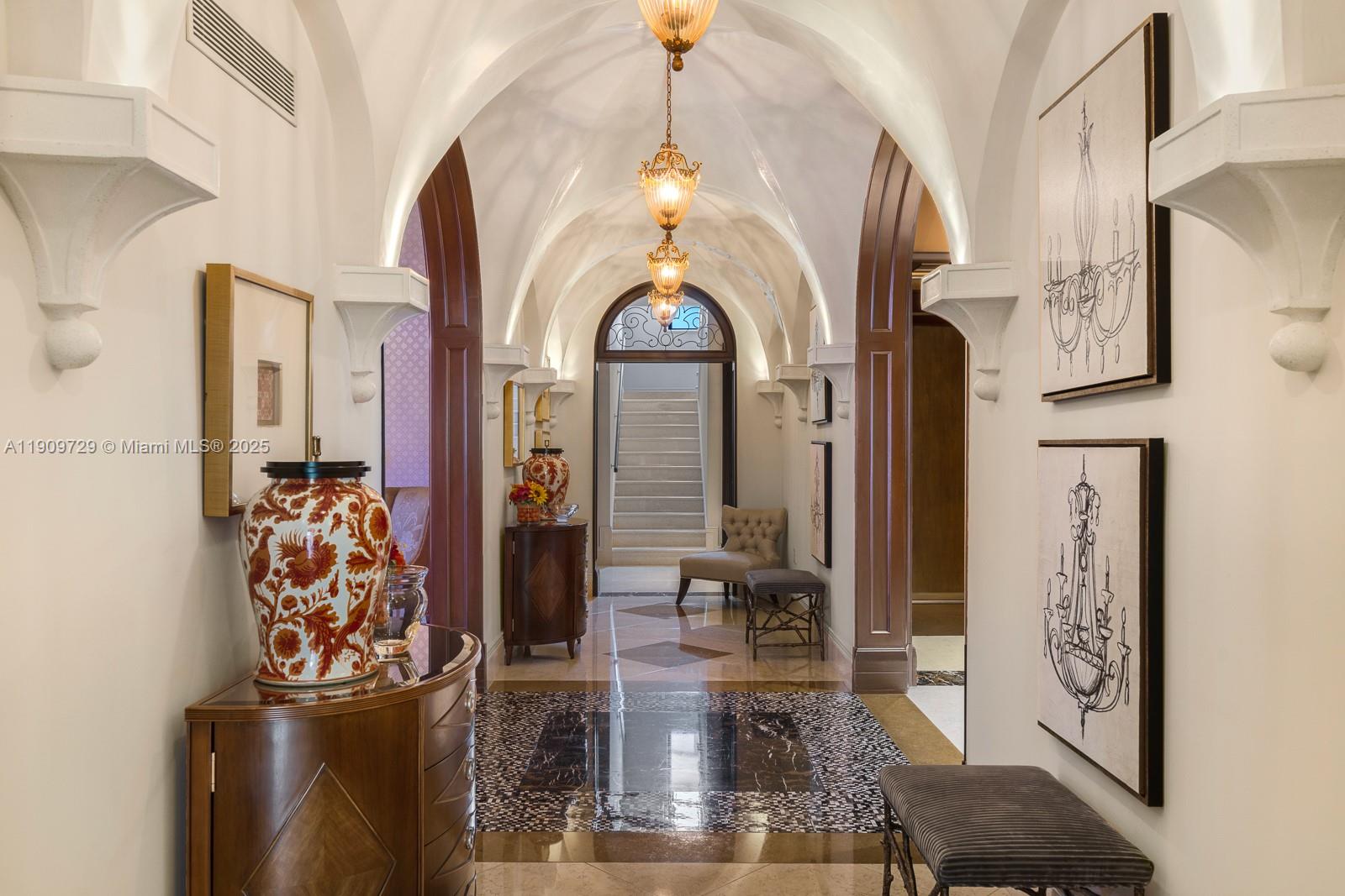 210 Palm Ave Miami Beach, FL 33139