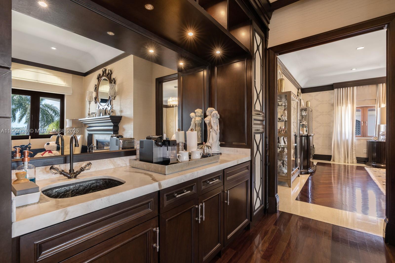 210 Palm Ave Miami Beach, FL 33139