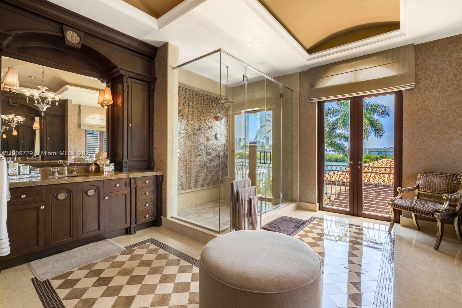 210 Palm Ave Miami Beach, FL 33139