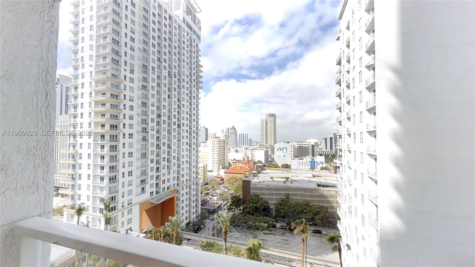 image Vizcayne South19