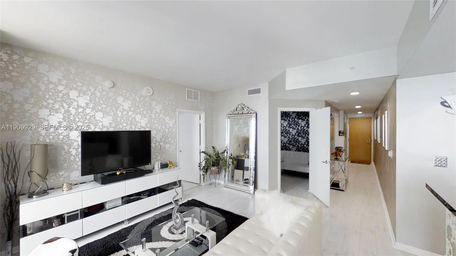 image Vizcayne South3