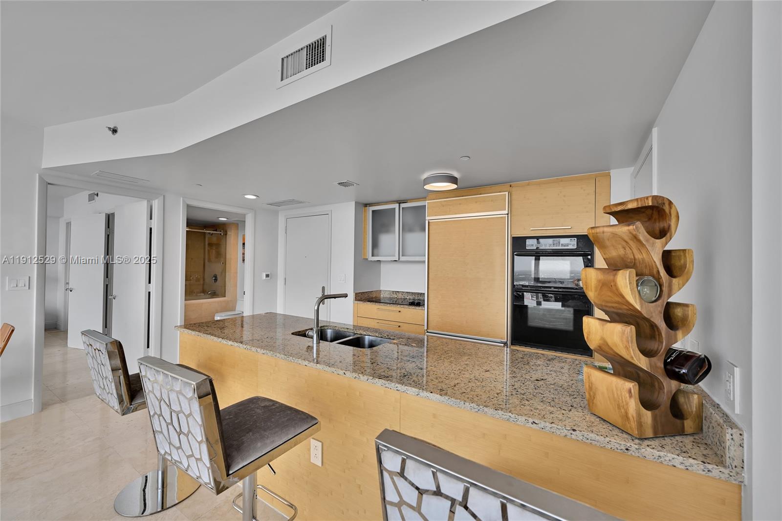 image Beach Club Two11