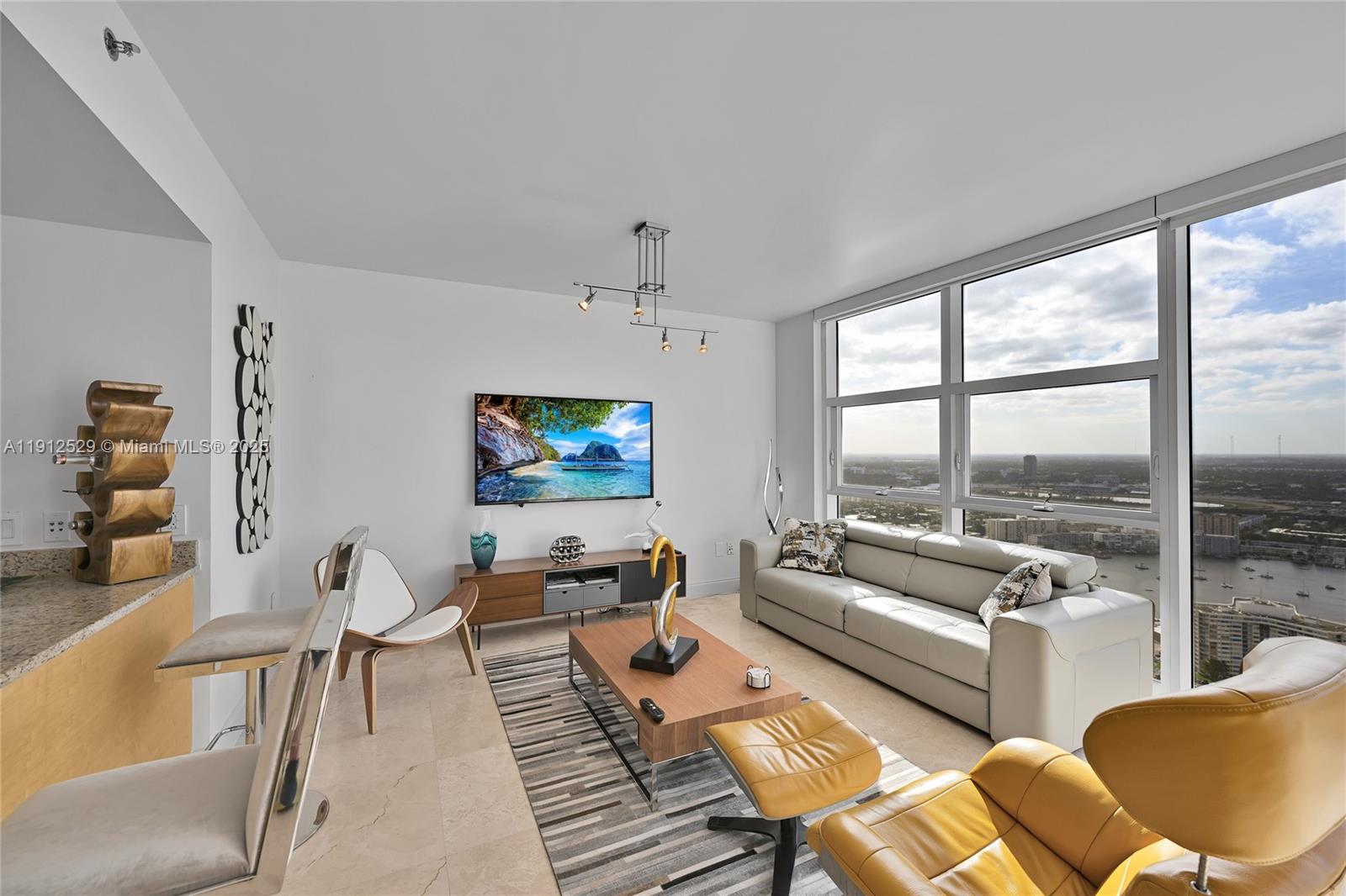 image Beach Club Two13