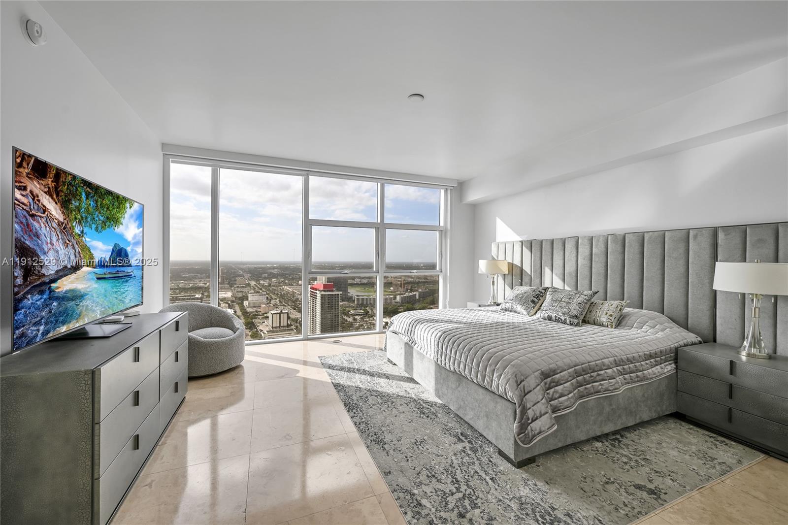 image Beach Club Two14