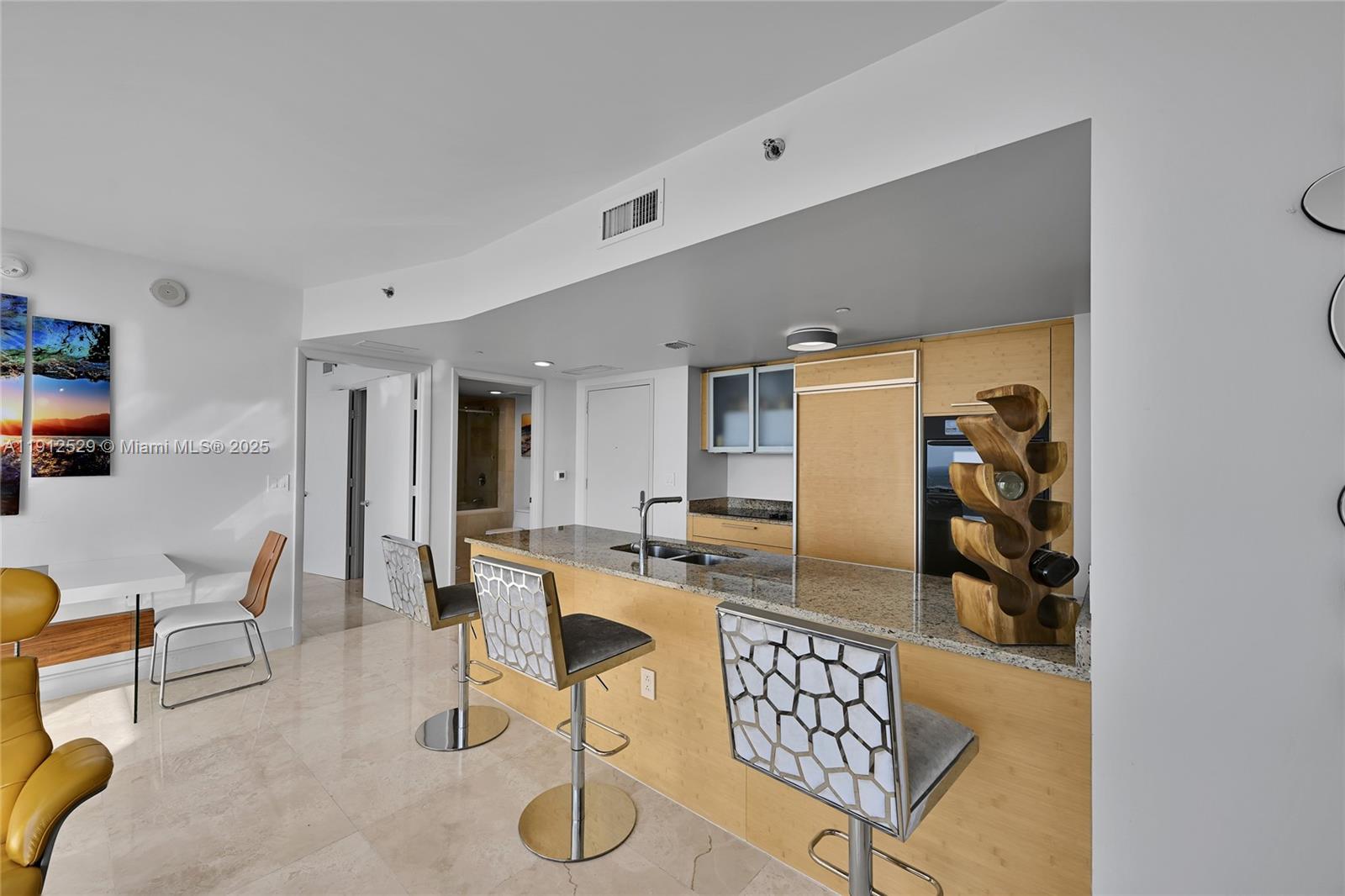 image Beach Club Two15