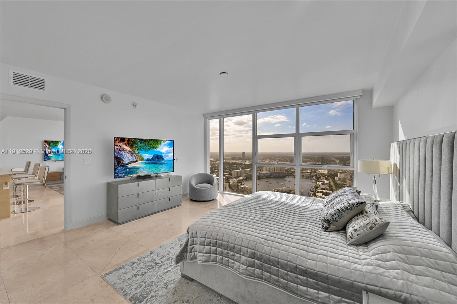 image Beach Club Two17