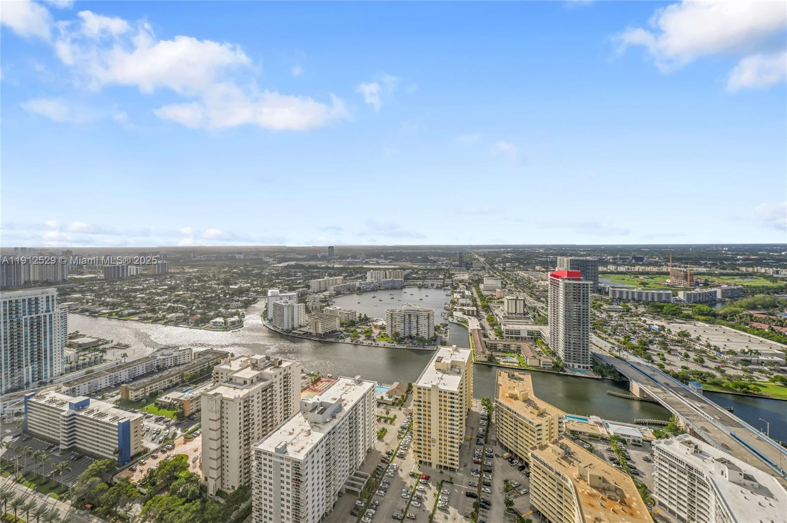 image Beach Club Two8