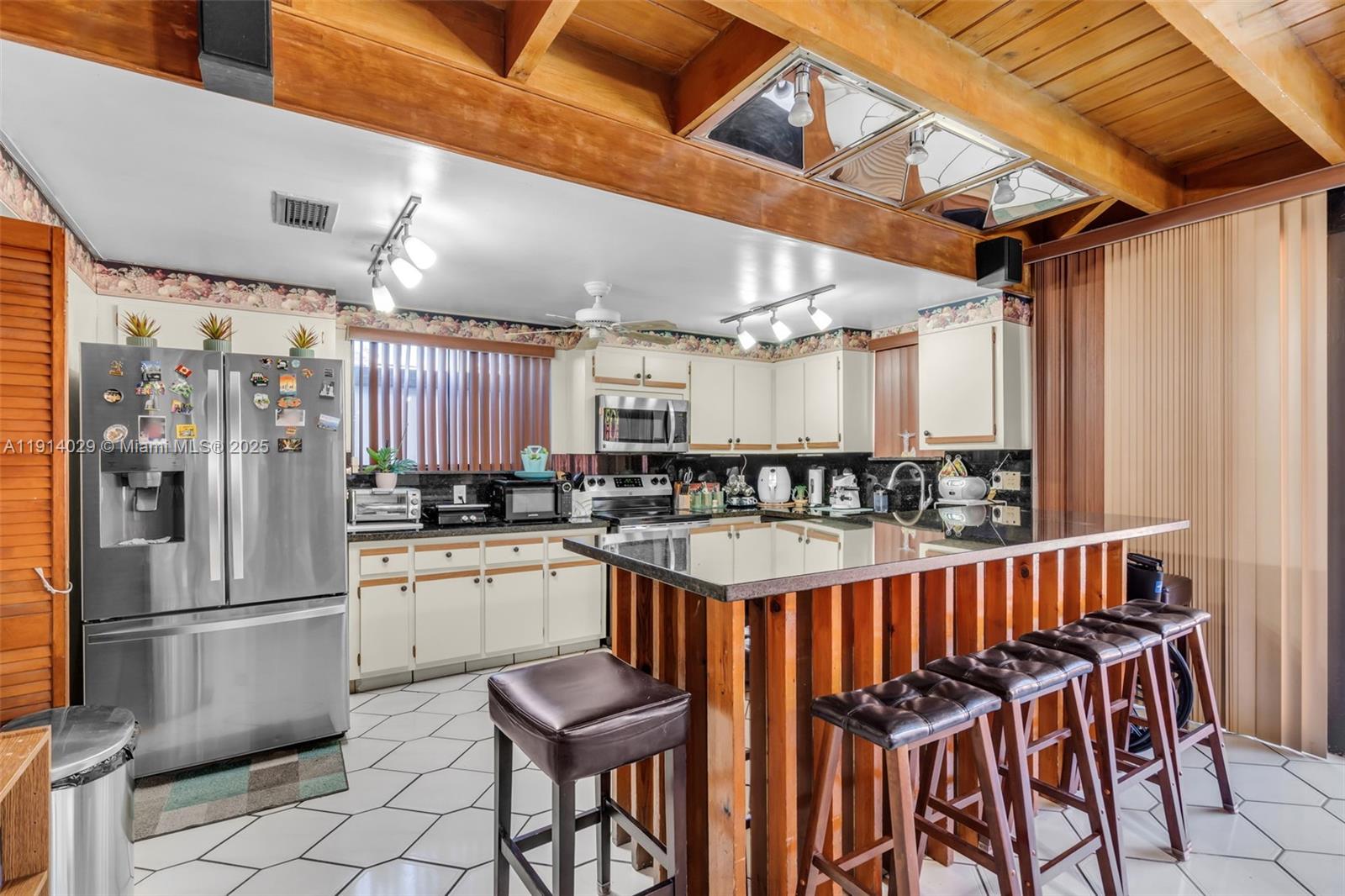 1861 SW 19th St Miami, FL 33145