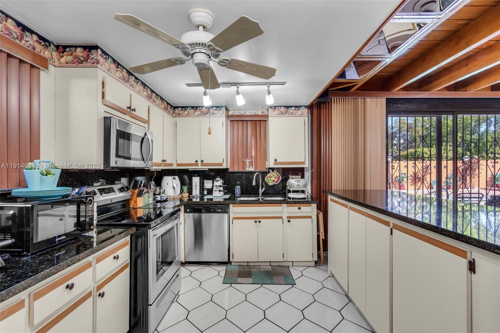 1861 SW 19th St Miami, FL 33145