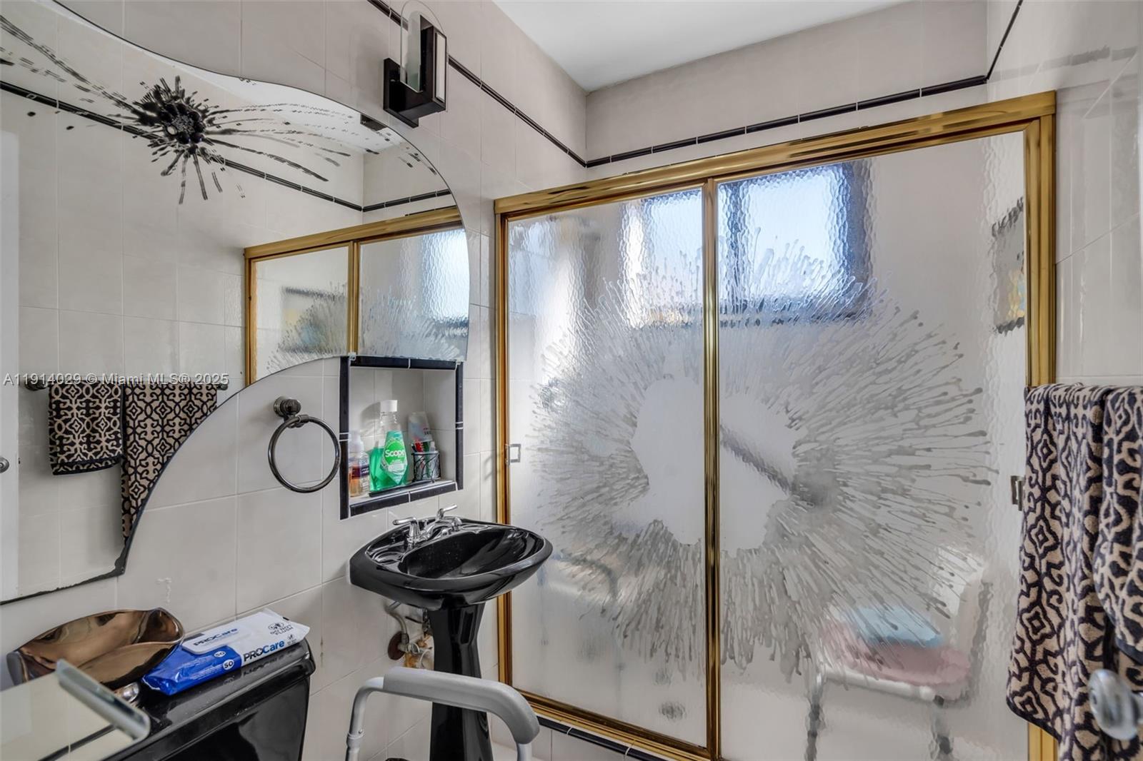 1861 SW 19th St Miami, FL 33145