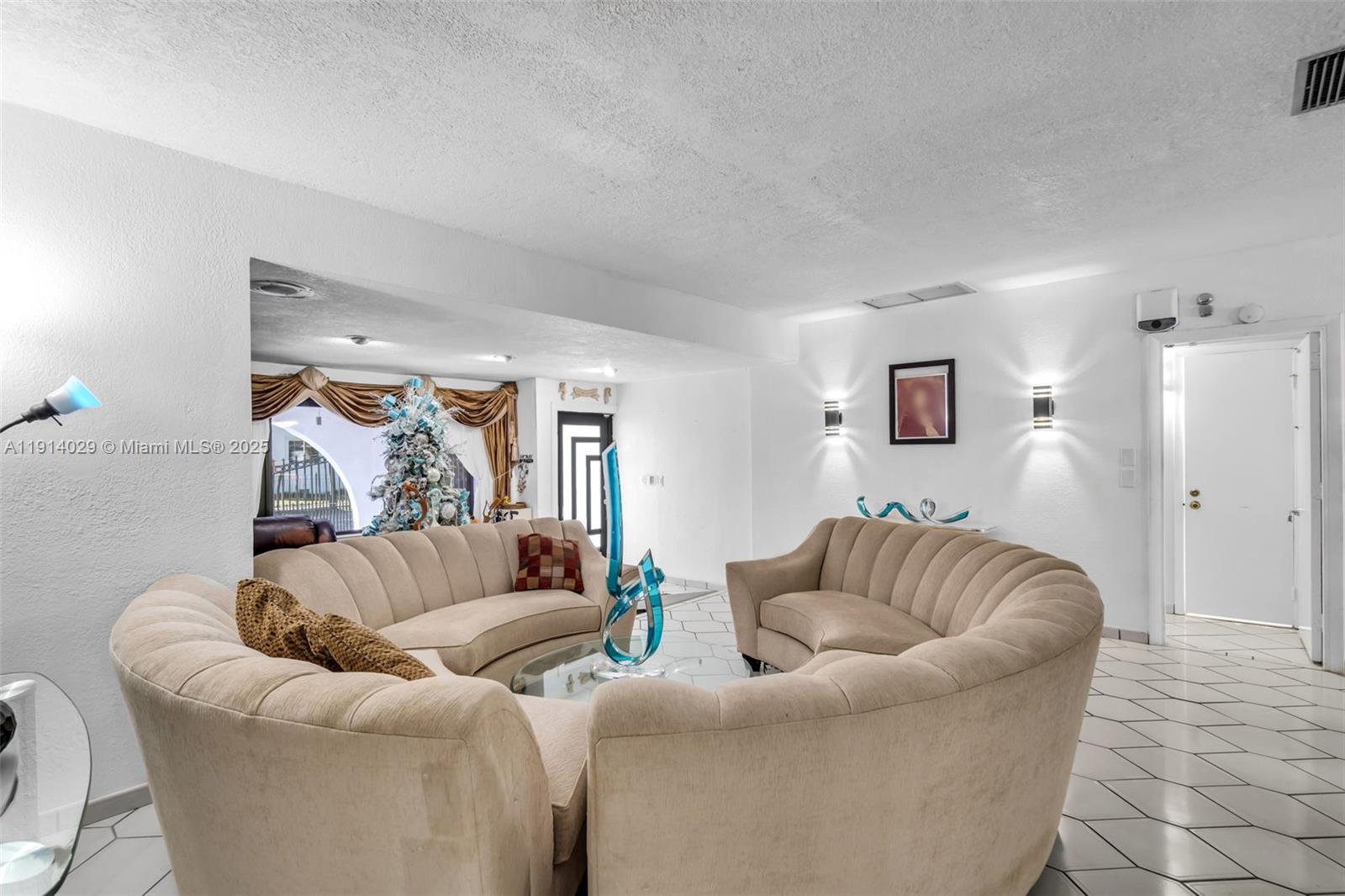 1861 SW 19th St Miami, FL 33145