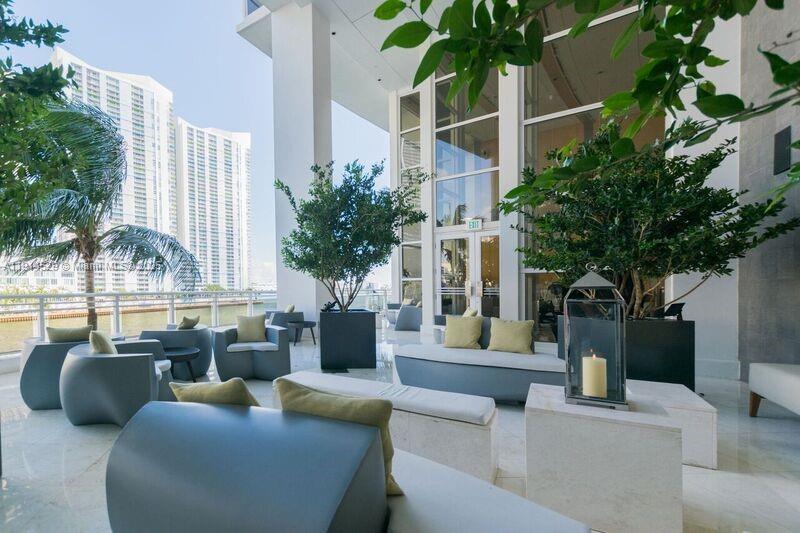 901 Brickell Key Blvd #906 Miami, FL 33131