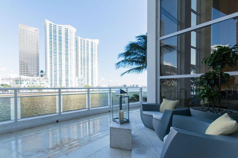 901 Brickell Key Blvd #906 Miami, FL 33131
