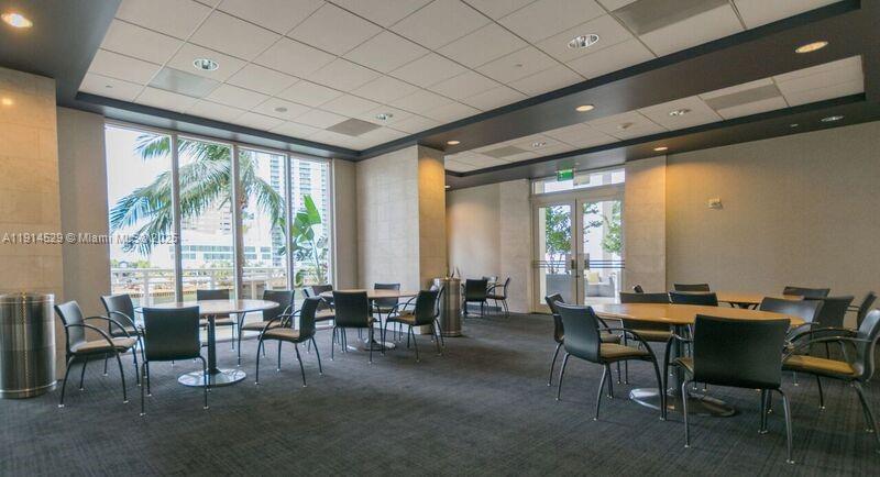 901 Brickell Key Blvd #906 Miami, FL 33131